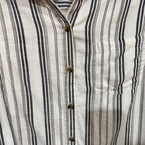 sonoma button down top white and gray striped shirt size medium - Picture 2 of 8